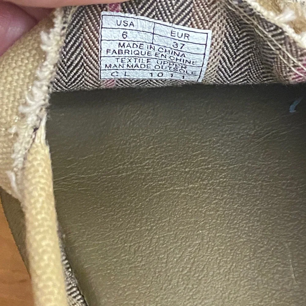 Sanuk Women's Size‎ 6 Tan Shoes Casual Canvas Slip On Comfort - Picture 7 of 7